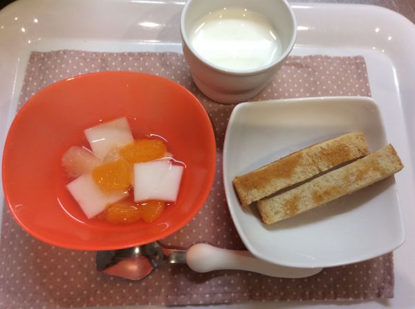 フルーツポンチ、きな粉ラスク 常食