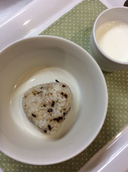 昆布とごまのおにぎり 常食