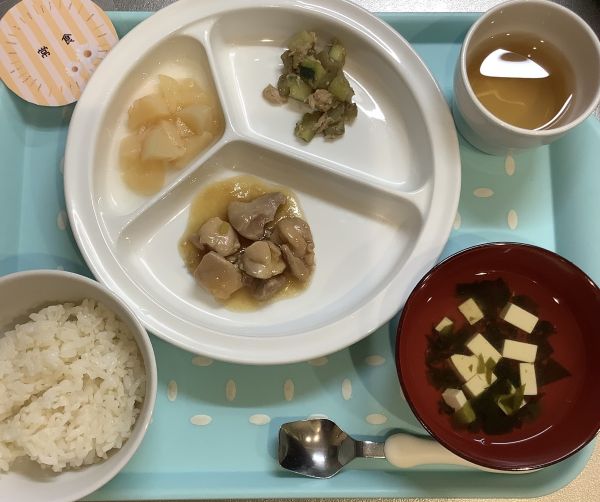 鶏肉のねぎだれ煮、なすのみそ炒め常食畑のなすを使っています。