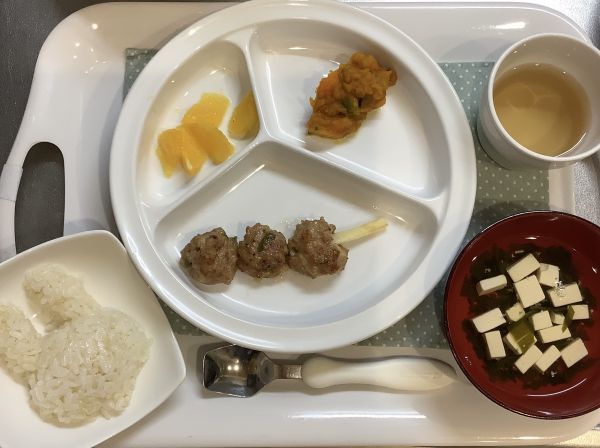 ⭐︎お月見給食⭐︎味付きハンバーグのお団子常食