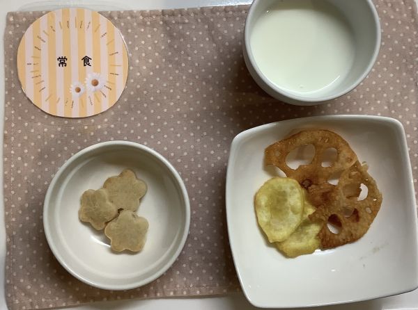 さつまいもとれんこんのチップス梅クッキー常食