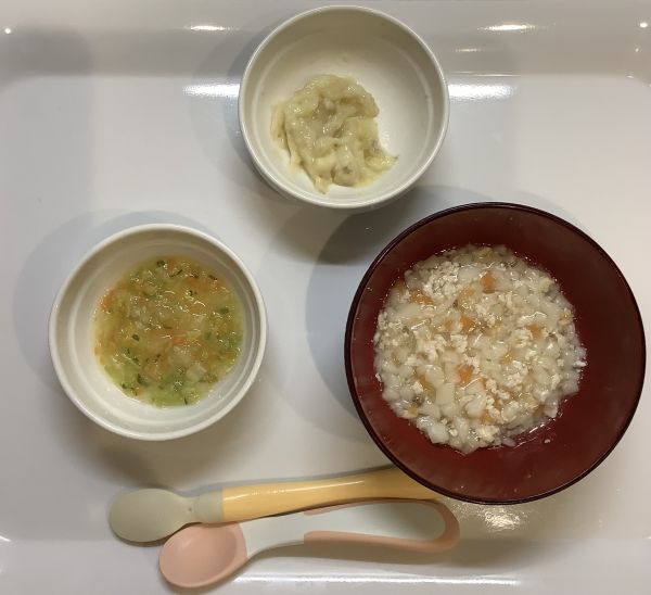 うどん、白菜煮、バナナ離乳食中期