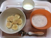 きな粉バナナ、いちごジャムヨーグルト常食