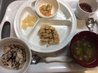 豆腐の松風焼き本日の給食に畑の大根、なすが入っています。離乳食完了期