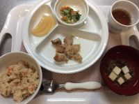 鶏肉のごまみそ焼き、なめたけ和え（畑の大根の葉入り）常食