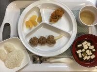 ⭐︎お月見給食⭐︎味付きハンバーグのお団子常食