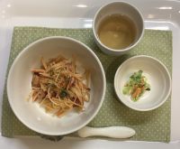 ベーコントマトスパゲッティ、コールスローサラダ常食